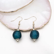 Load image into Gallery viewer, Recycled Glass Swing earring - Teal