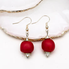 Load image into Gallery viewer, Recycled Glass Swing earring - Red