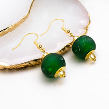 Load image into Gallery viewer, Recycled Glass Swing earring - Forest Green