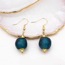 Load image into Gallery viewer, Recycled Glass Swing earring - Teal