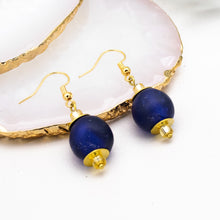 Load image into Gallery viewer, Recycled Glass Swing earring - Navy