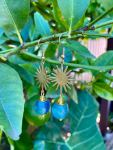 Load image into Gallery viewer, Recycled Glass Radiant earring - Ocean