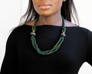 Recycled Glass 'Knot Your Average' necklace - Green