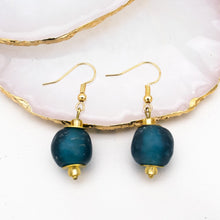Load image into Gallery viewer, Recycled Glass Swing earring - Teal
