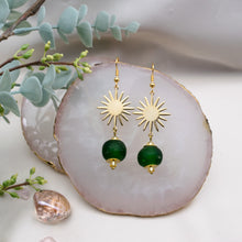 Load image into Gallery viewer, Recycled Glass Radiant earring - Forest Green
