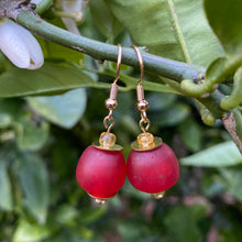 Load image into Gallery viewer, Recycled Glass Swing earring - Red
