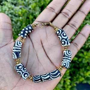 (Wholesale) Black & White Hand Painted Bracelet