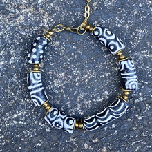 Load image into Gallery viewer, (Wholesale) Black &amp; White Hand Painted Bracelet
